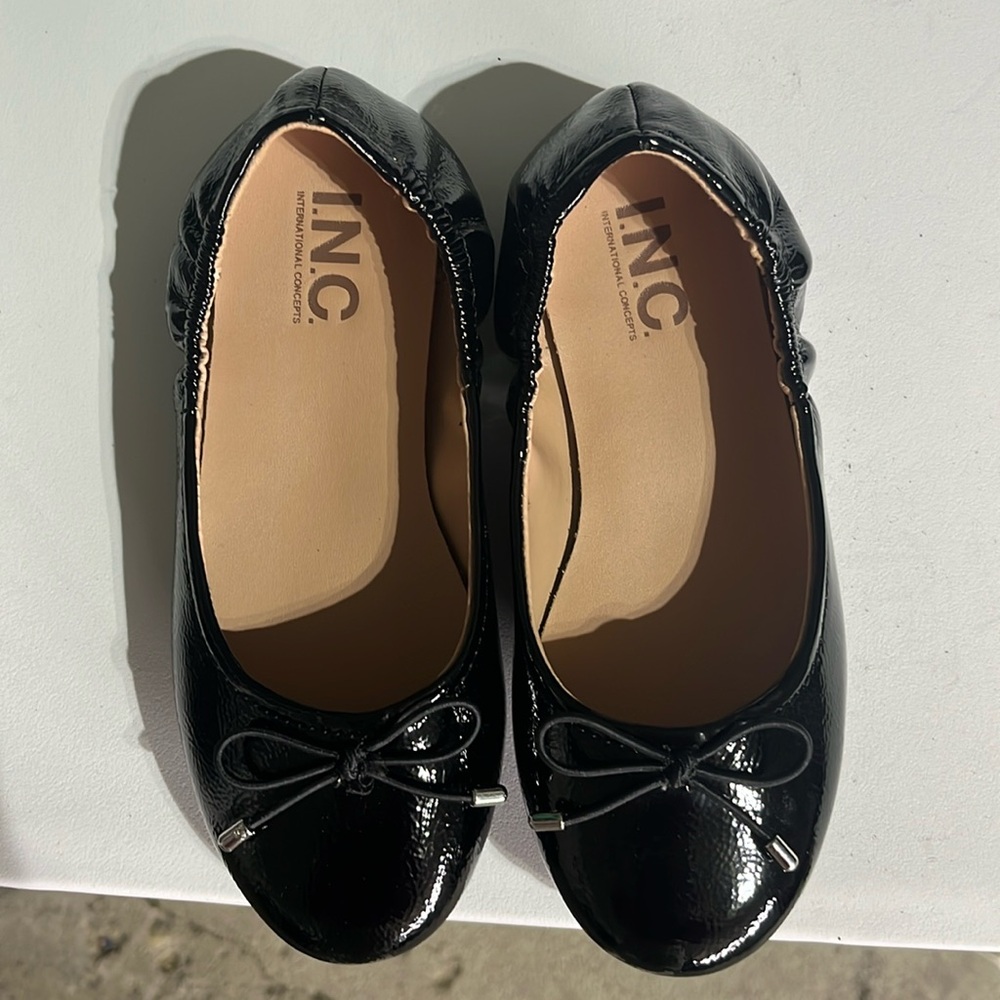 Girls black flats size 12 kids. Worn once for a few minutes.